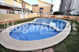 Casa adosada en venta en Zona Playa en Burriana
