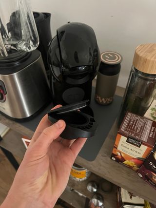 Cafetera Dolce Gusto con Adaptador de Cápsulas