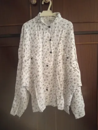 Camisa blanca flores manga larga