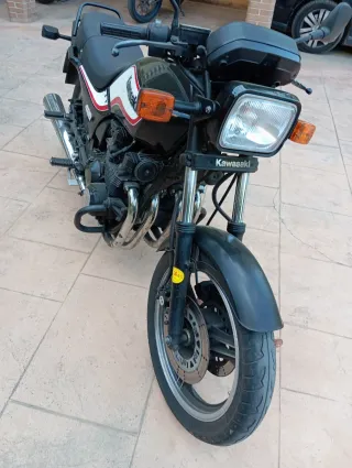 Kawasaki GPZ 400