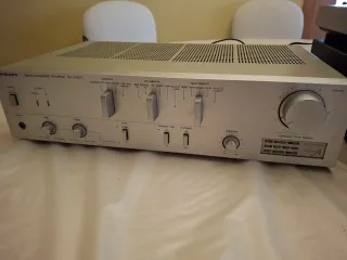 Equipo de música: Tocadiscos, Amplificador y CD