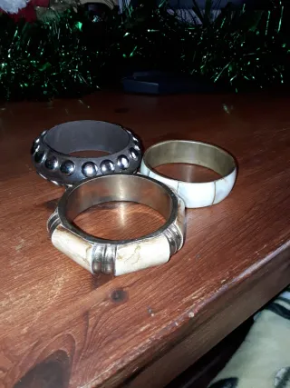 Lote 3 Pulseras Nacar, Metal y Madera