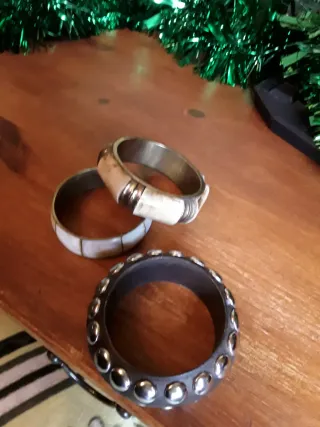 Lote 3 Pulseras Nacar, Metal y Madera