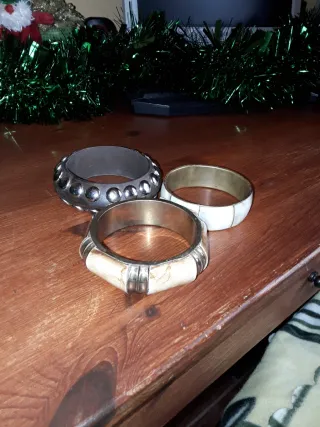 Lote 3 Pulseras Nacar, Metal y Madera