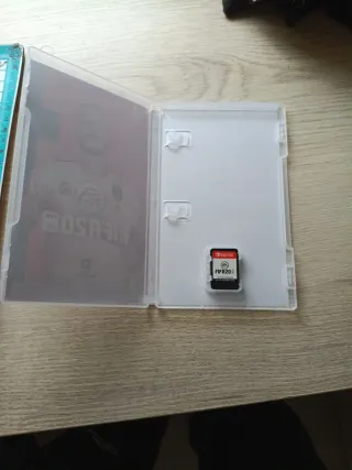 MarioKart 8 Deluxe Nintendo Switch y FIFA 20