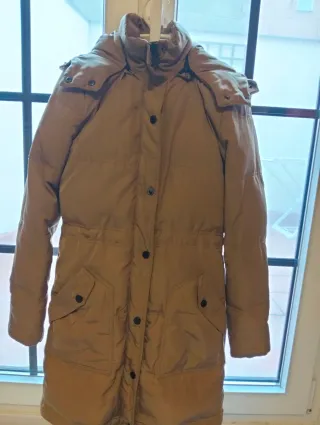 Plumífero marrón claro