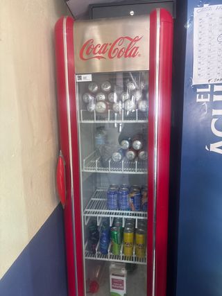 Vitrina Retro Roja y Plateada