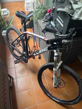 Bicicleta Cube Reaction GTC