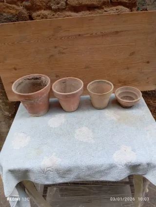 Set 4 vasi in terracotta