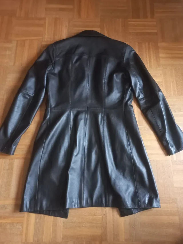 Abrigo de piel negro unisex