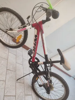 Bicicleta Conor Roja y Blanca