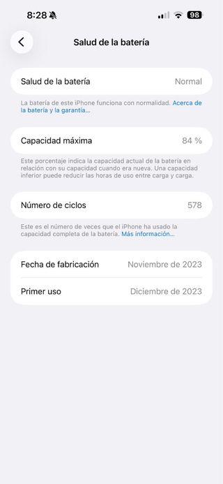 iPhone 15 Pro Max Gris con Funda Amarilla