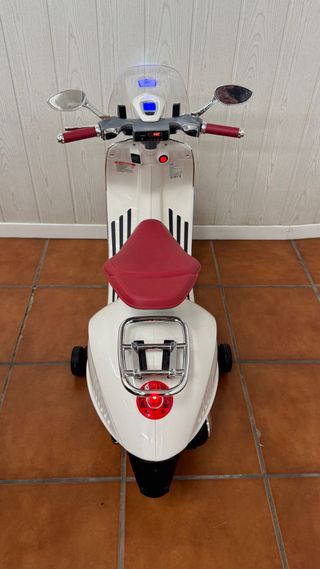 Moto Eléctrica Infantil Vespa Blanca