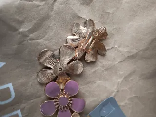 Pendientes Parfois flor dorados y malva