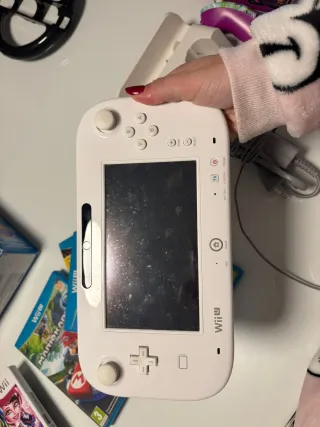 Nintendo Wii U + Juegos y Accesorios