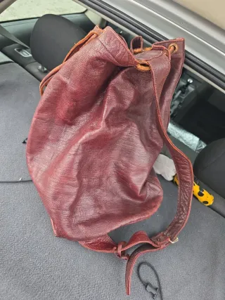 Mochila Bolso Piel- cuero alta calidad Marrón Roja