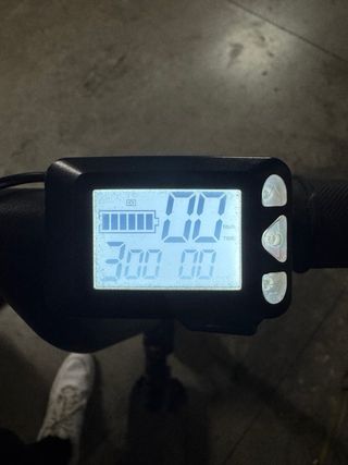 Patinete eléctrico negro