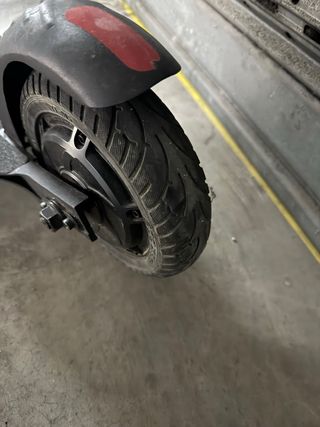 Patinete eléctrico negro