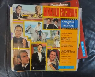 Lote de discos de vinilo, tocadiscos y radio