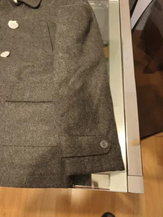 Abrigo de invierno gris. A estrenar.