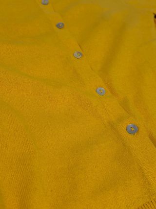 Camiseta Zara amarilla manga corta