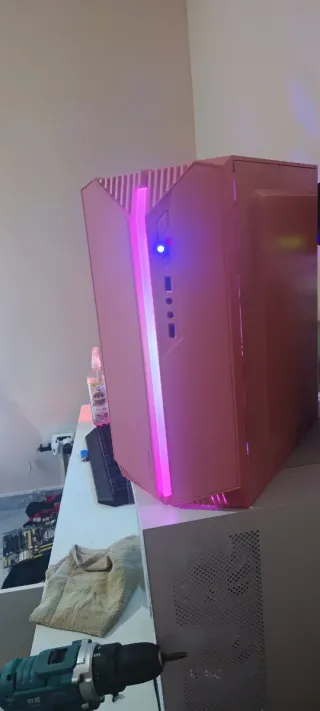 PC Fisso i5 12GB RAM Rosa