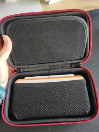 Nintendo 2DS XL + Pokémon Ultrasol