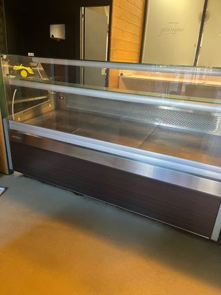 Nevera expositora refrigerada