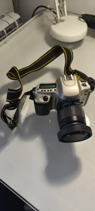 Cámara Nikon F50 Analógica