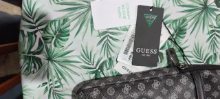 Bandolera Guess Original cambio por abrigo moncler