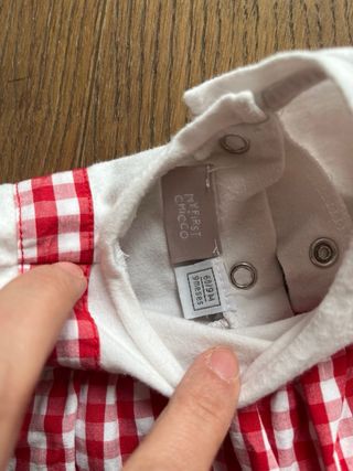 Vestitino neonata a quadri rossi e bianchi