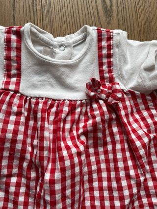 Vestitino neonata a quadri rossi e bianchi