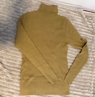 Jersey cuello alto marrón hombre