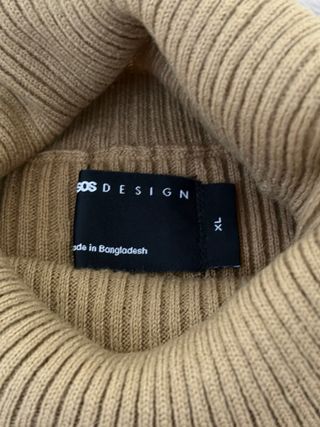 Jersey cuello alto marrón hombre