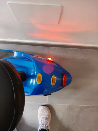 Patineta Eléctrica Azul con Asiento