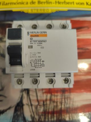 Diferencial Merlin Gerin multi9 ID 4x25A