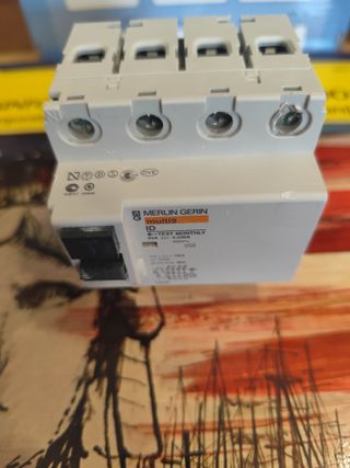 Diferencial Merlin Gerin multi9 ID 4x25A