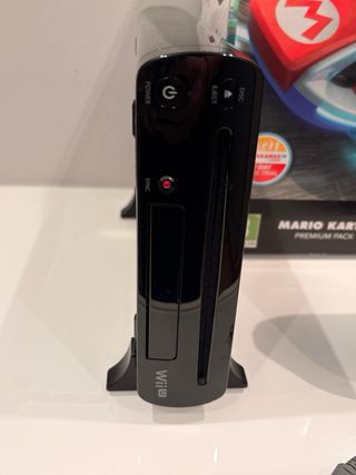 Nintendo Wii U Premium Negra + Mario Kart 8