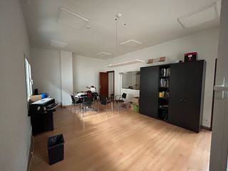 Nave industrial en venta en Adurtza - Aretxabaleta en Vitoria-Gasteiz