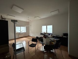 Nave industrial en venta en Adurtza - Aretxabaleta en Vitoria-Gasteiz