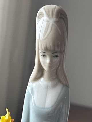 Figura Lladró porcelana mujer paraguas. Caja 4