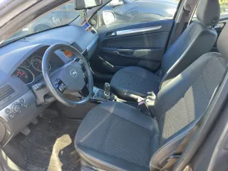 Opel Astra 2010