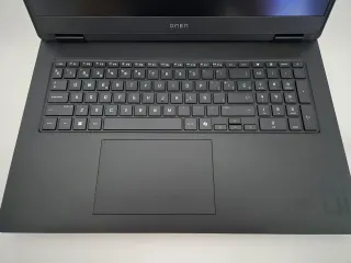 PC Gaming Portátil HP OMEN 17 RTX 4070 1TB Ryzen 7