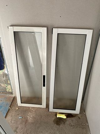 Ventana aluminio blanco  corredera con persiana