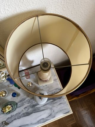 Lámpara de mesa mármol y metal