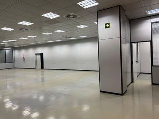 Nave industrial en alquiler en Gran Via LH en Hospitalet de Llobregat, L´