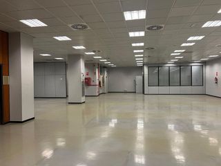 Nave industrial en alquiler en Gran Via LH en Hospitalet de Llobregat, L´