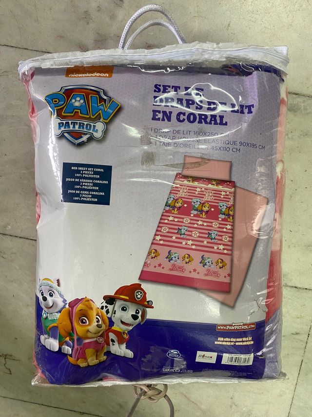 Lote sabanas , gorro, bufanda,guantes, paraguas