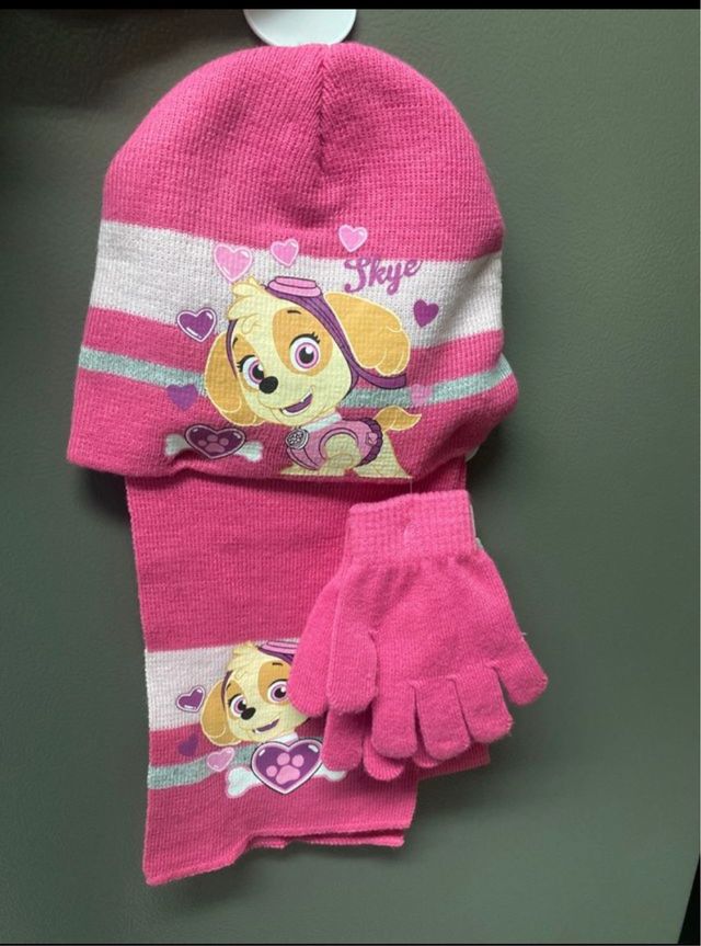 Lote sabanas , gorro, bufanda,guantes, paraguas