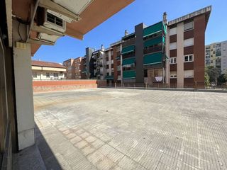 Local comercial en venta en Martorell